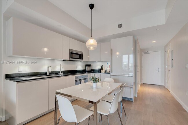 Photo - 1010 Brickell Ave Unidad 3510