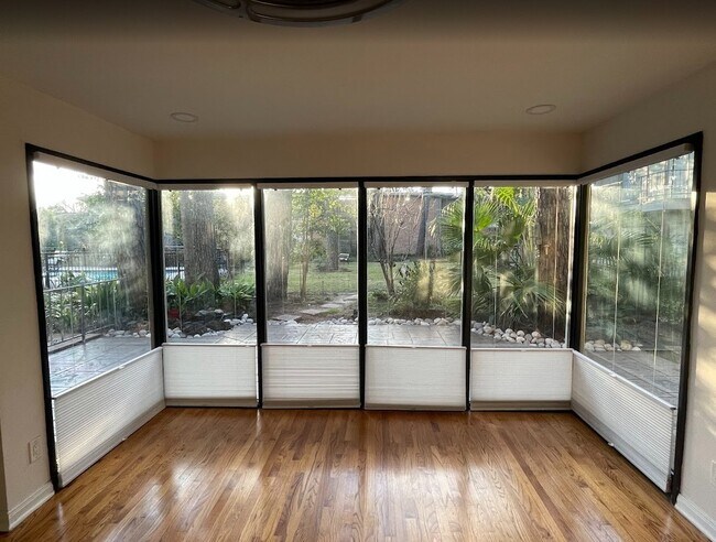 Photo - 8211 Katy Fwy Unit 16