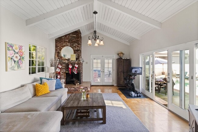 Photo - 1205 Manzanita Ln