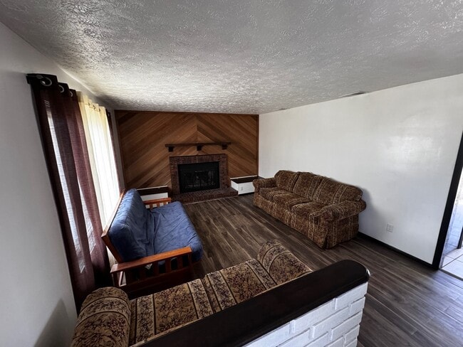 Photo - 1040 Jade Dr