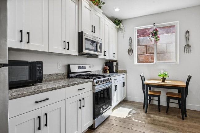 Photo - 438 N Stone Mountain Dr