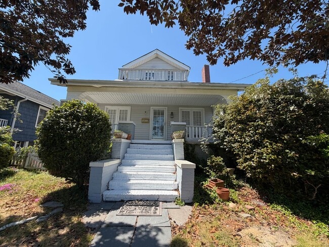 Building Photo - Oceanview 3 bedroom Cottage