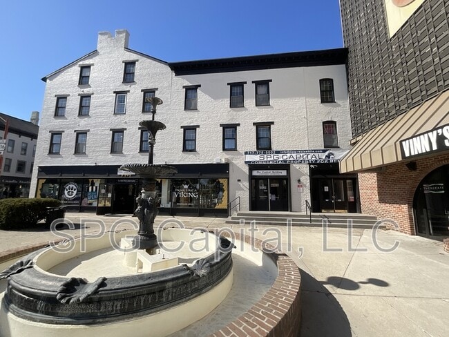 Building Photo - 5 Center Square Unit 27