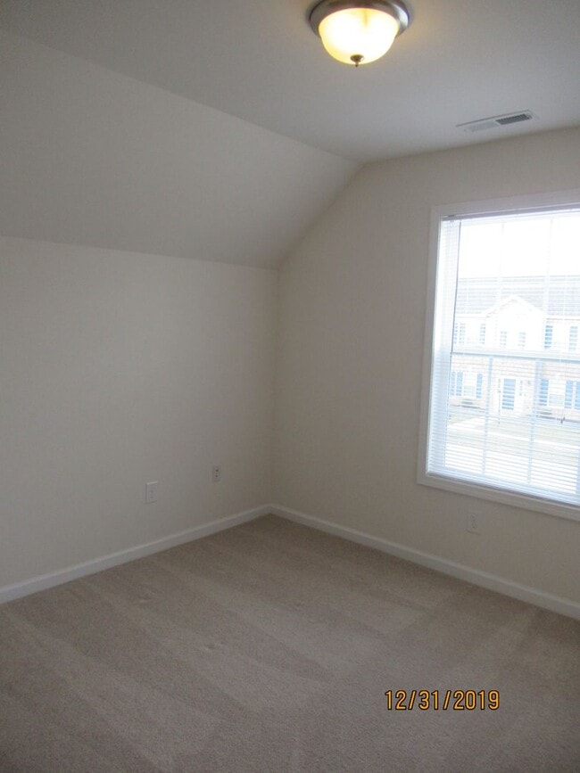 Photo - 4 Bedroom 2.5 Bath House with 2 Car Garage