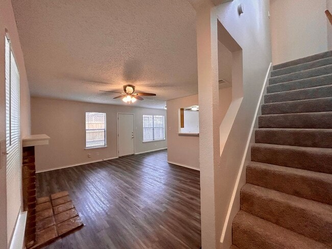Photo - 9300 Kempler Dr Unit B
