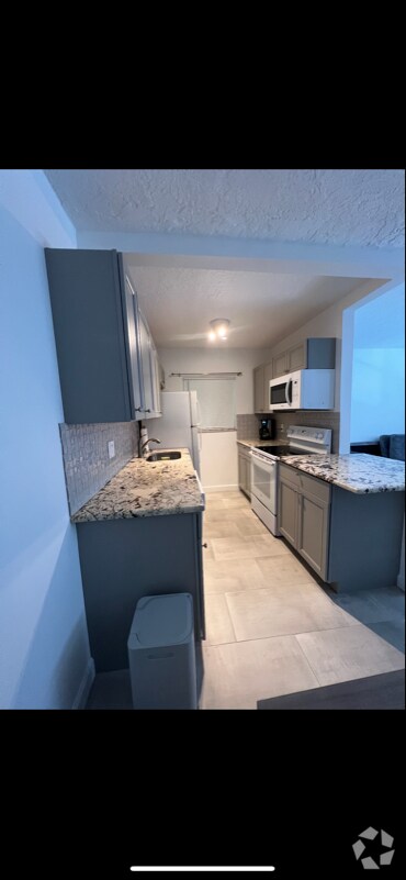 Building Photo - 306 E Ocean Ave Unit 109 Rental
