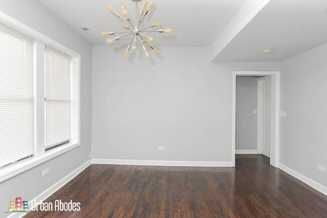 Photo - 3301 N Harding Ave Unidad M05H