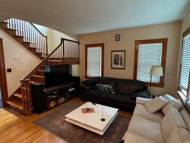 Photo - 707 E University St