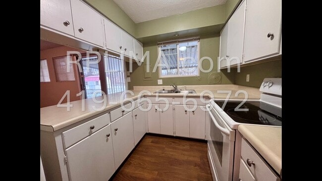 Photo - 602 MacKenzie Dr