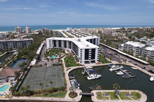 Building Photo - 5855 Midnight Pass Rd