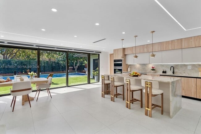 Photo - 4000 N Circle Dr