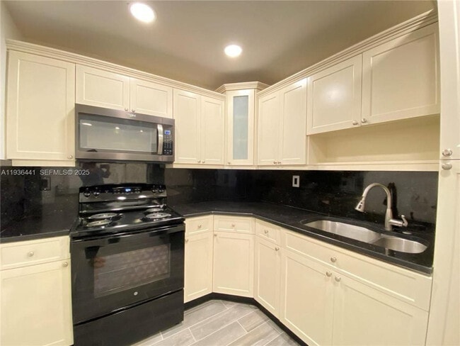 Photo - 17051 NE 35th Ave Unit 208