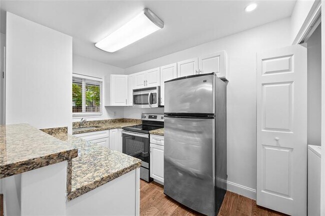 Photo - 404 SE 16th St Unit 4