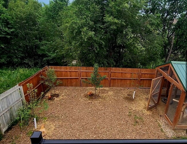 Building Photo - 7137 Arrowroot Ave