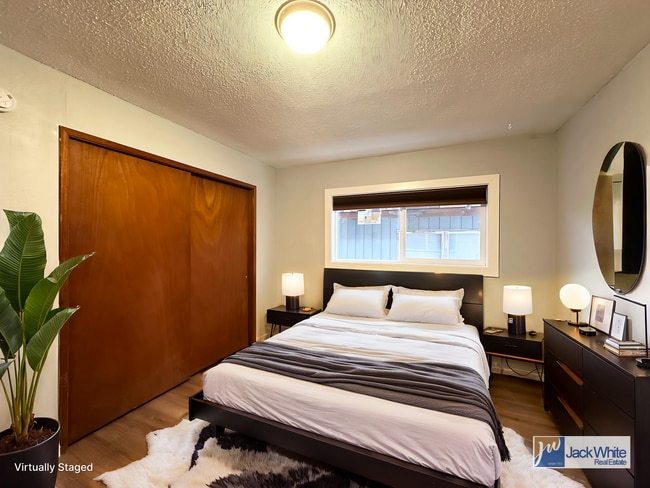 Photo - k933w Unit A