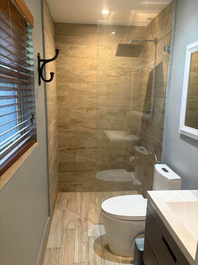 Photo - 2565 Meadow Rd