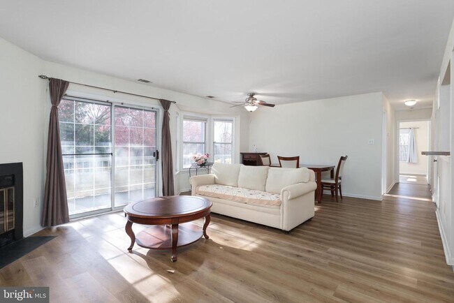 Photo - 206 Salem Ct Unidad 3