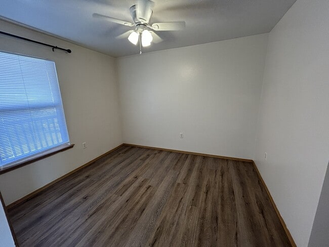 Photo - 1635 Neptune St