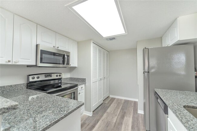 Building Photo - 519 Washington Palm Loop Rental
