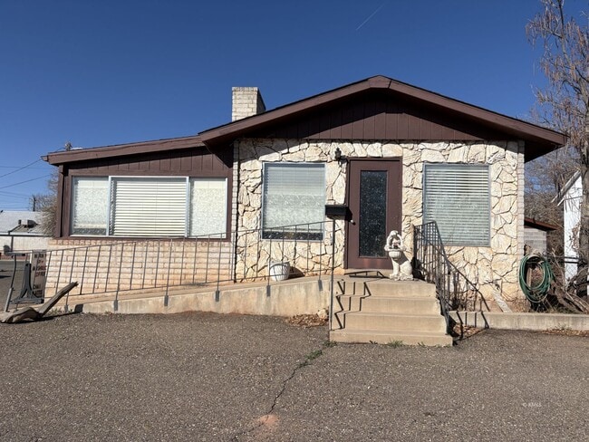 Building Photo - 176 S 100 E Rental
