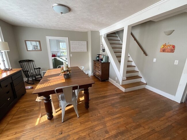 Photo - COLLEGE PRE-LEASING