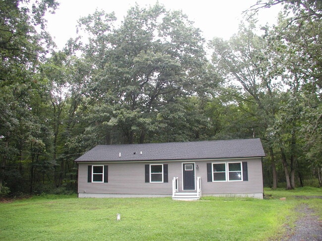 Building Photo - 3 Bedroom - 2 Bath Rancher on Two Acres Rental