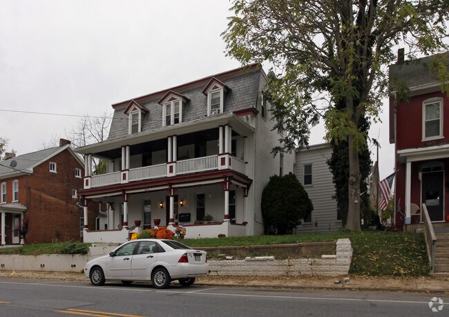 Photo - 655 S Potomac St