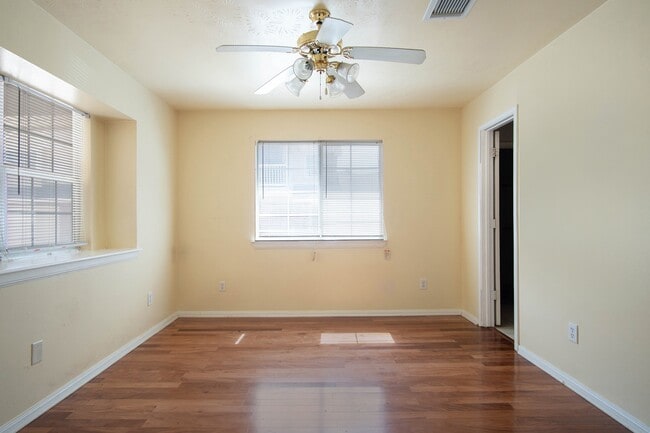 Photo - 1203 Lovett St Unidad 1255