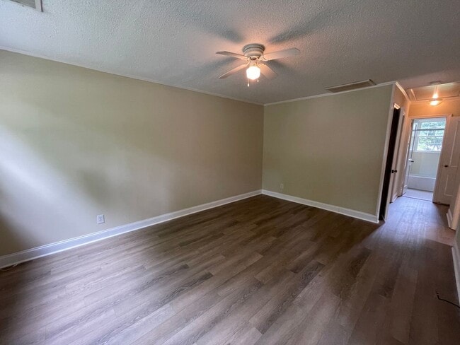 Photo - Gorgeous 2BR/1BA Duplex near Selwyn and Pa...
