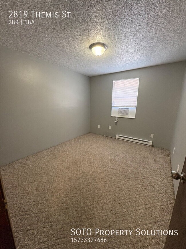 Photo - 2819 Themis St