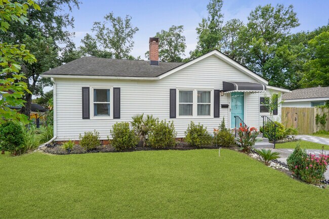 Photo - Charming Ardsley Park Bungalow Fully Furni...