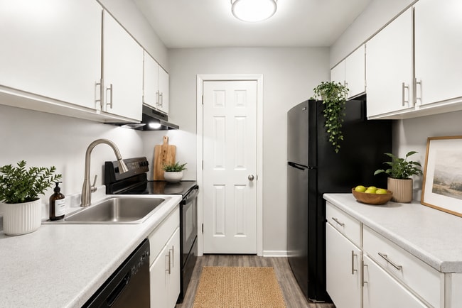 Photo - Park Trail Apartments