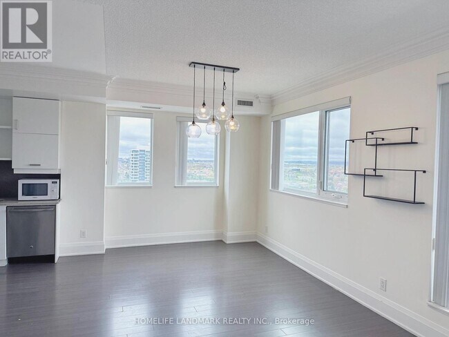 Photo - 1 Uptown Dr Unit Rg5