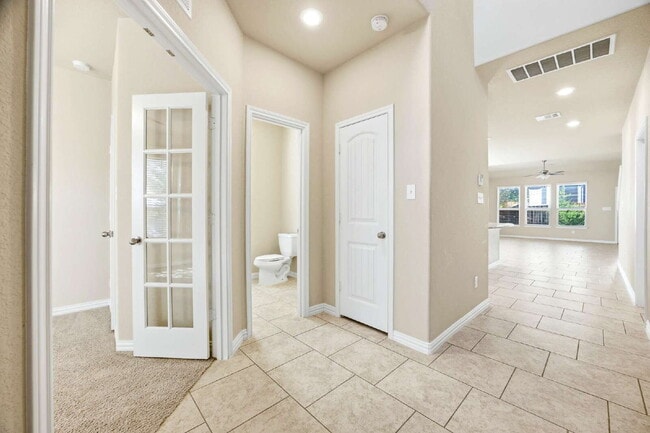 Photo - Spacious 4 bed 2.5 bath home available for rent