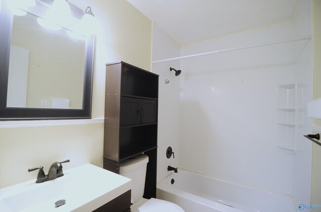 Photo - 1702 Truman Dr NE