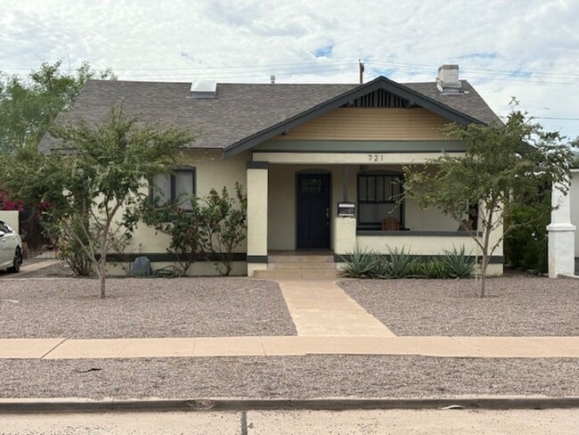 Building Photo - 721 E Granada Rd Unit Front House