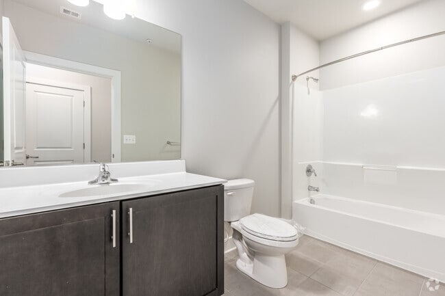 2BR, 2BA - 1,100SF - Bathroom
