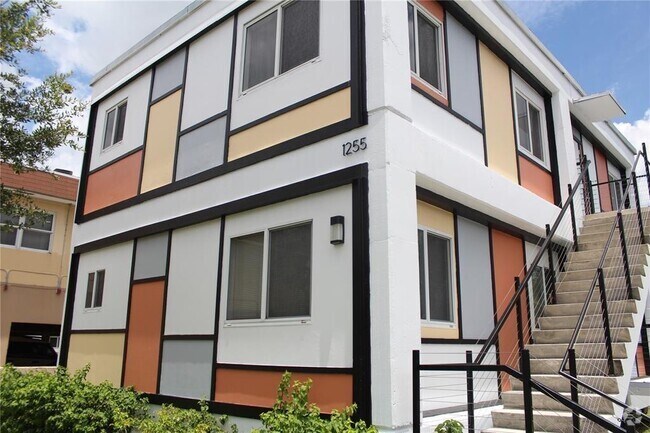 Building Photo - 1255 NE 128th St Unit 2 Rental