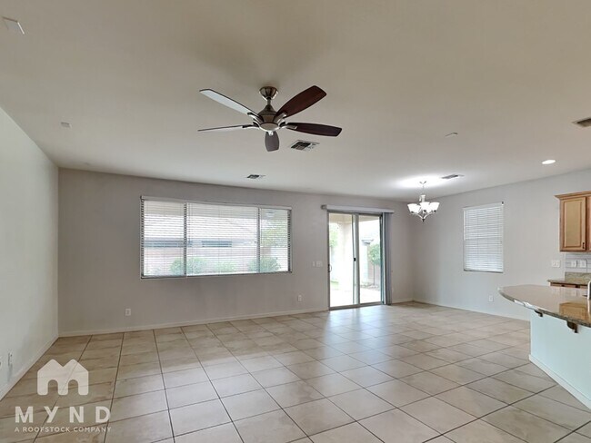 Photo - 2816 E Russell St