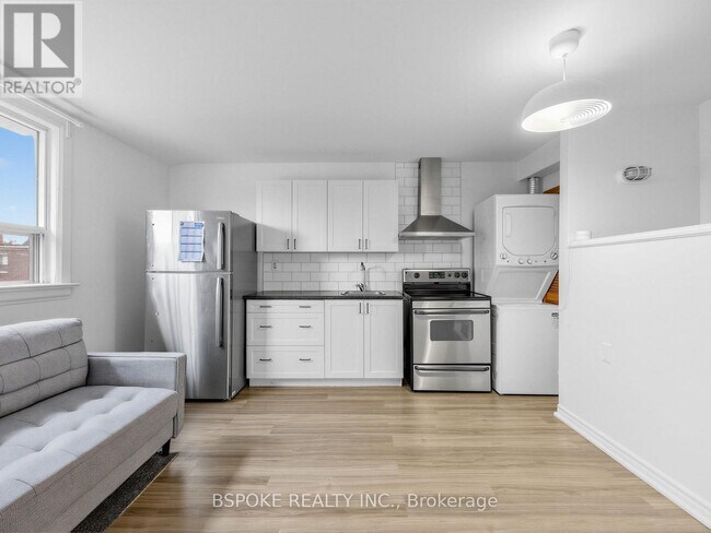 Photo - 142 Silverthorn Ave