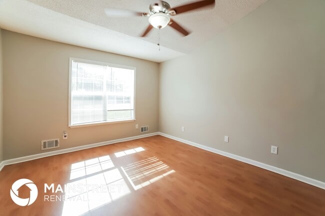Photo - 1590 Glynn Ct