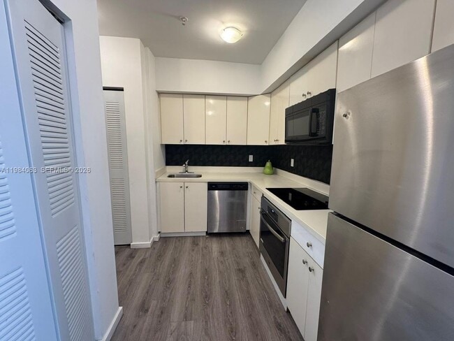 Photo - 810 7th St Unidad 207