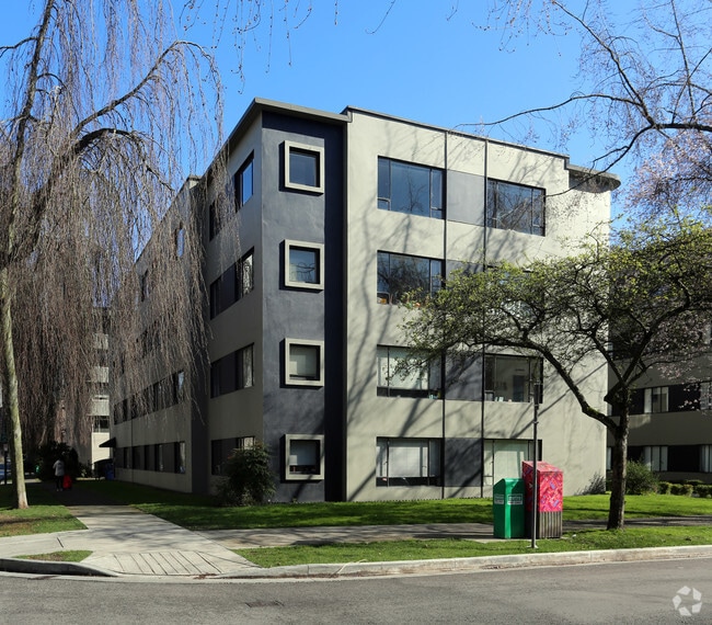 Park Strand Apartments