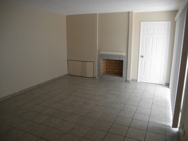 584 Springdale Cir