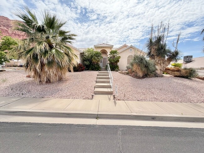 Building Photo - Beautiful Ivins Home!!