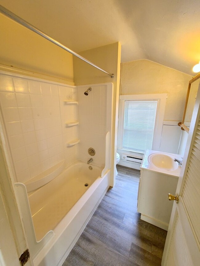 Photo - 1217 1/2 E Jackson Unidad 1217 1/2 E Jackson