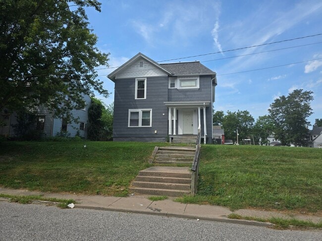 Building Photo - 1708 Grand Ave Unit #1