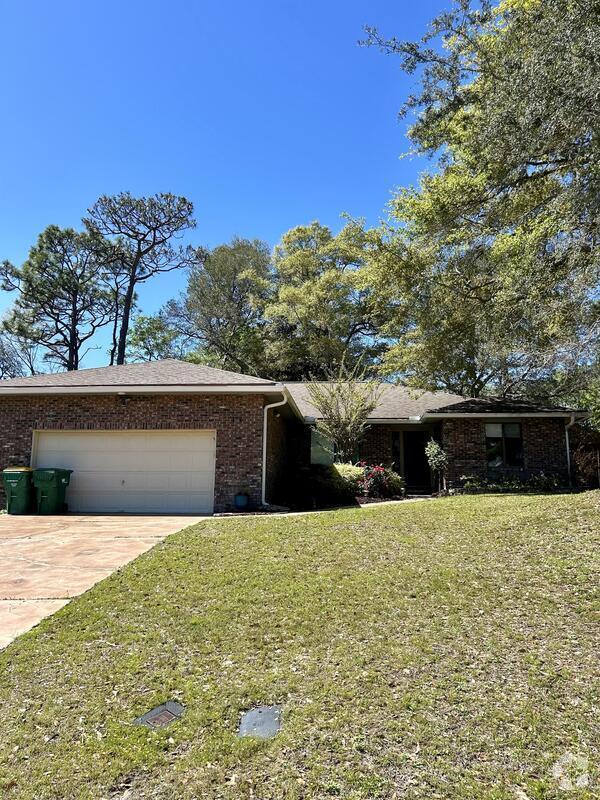 Building Photo - 218 Yellow Pine Ct Rental