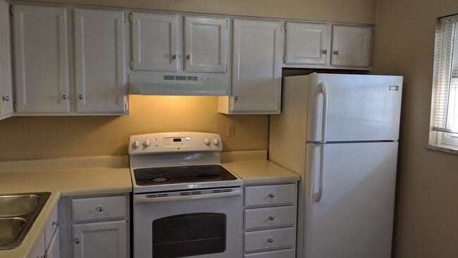 Photo - AUGUST 2026!!!  2 bedroom, 1.5 bath 2-story condo in Coralville