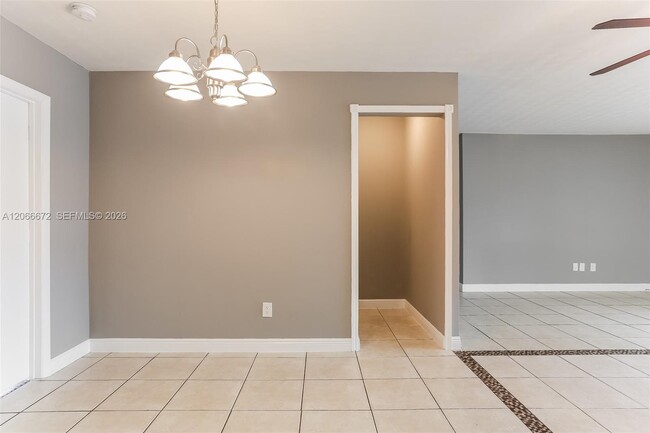 Photo - 711 NE 30th St